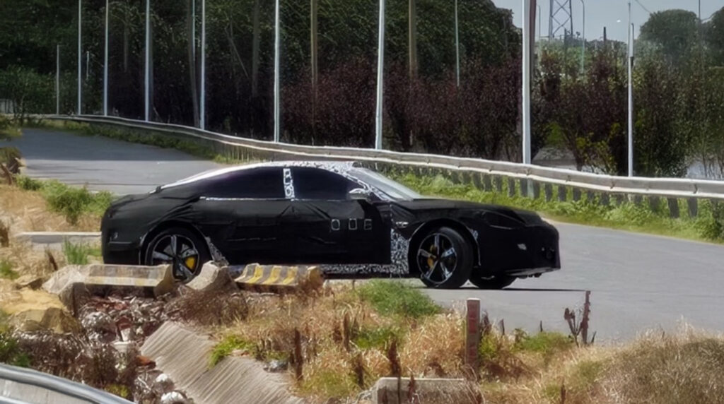 You Won’t Believe How Much Roomier Xiaomi’s New Electric Sedan Looks!