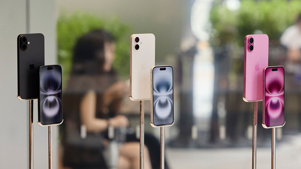Apple’s Shocking Shift: iPhone 18 on Hold to Unveil First Foldable!