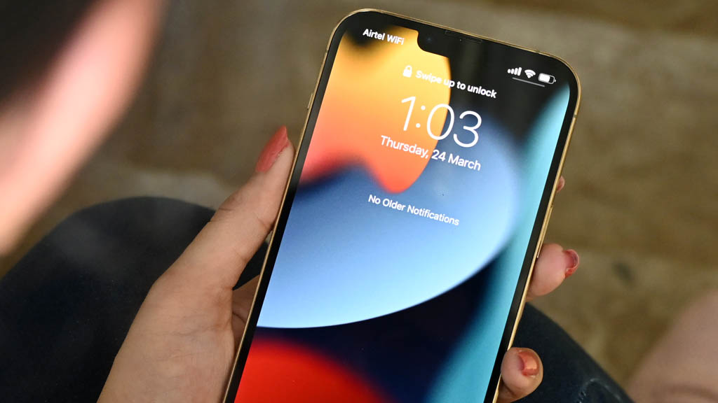 Apple’s Foldable iPhone Might Pack FOUR Cameras – Just Like Huawei’s Latest!