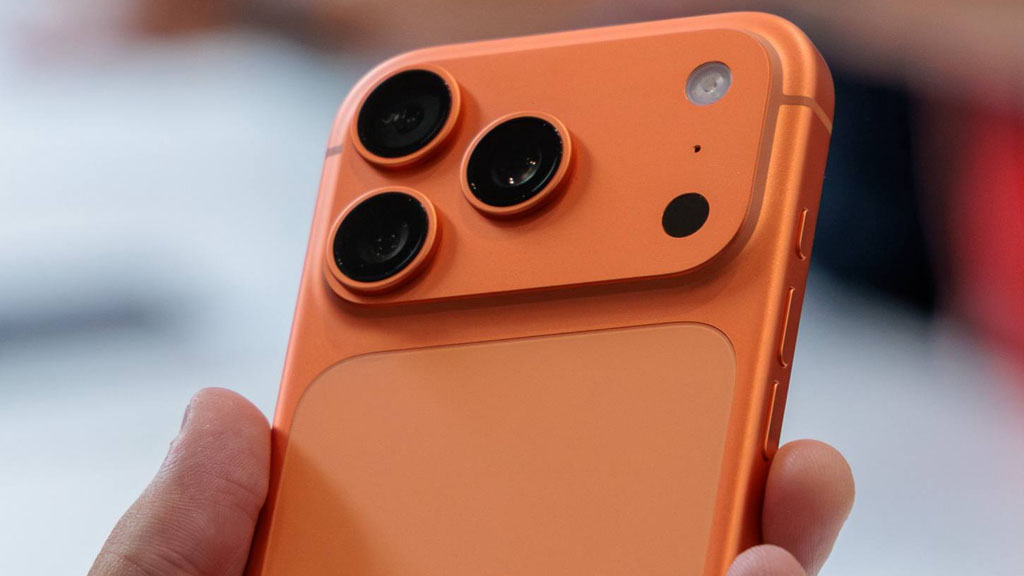 iPhone 17 Flying Off the Shelves in China: Can It Outshine Huawei and Xiaomi?