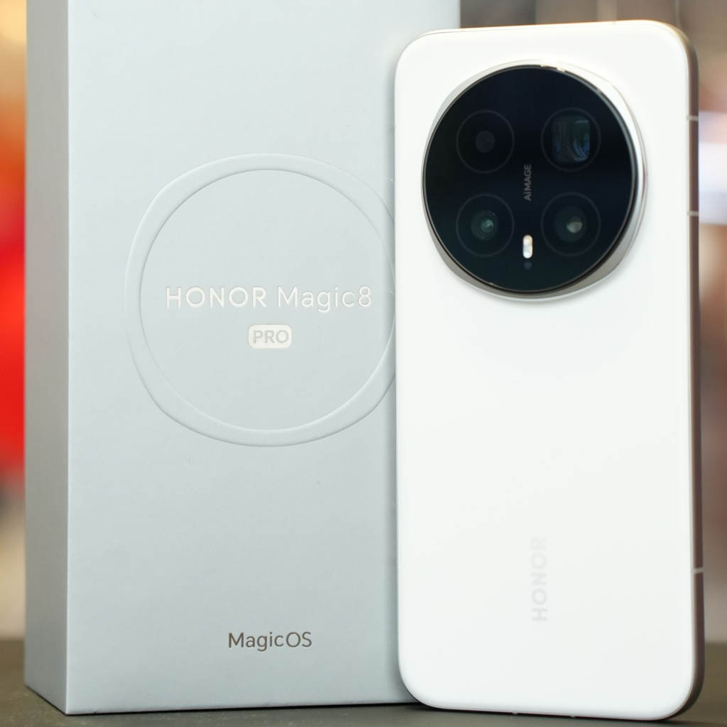 Stunning Honor Magic 8 Pro Smartphone Leaked – Check Out the ‘Snow White’ Color!