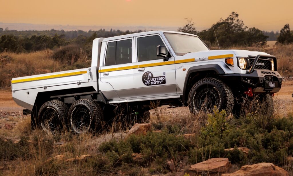 Unleashing the Beast: How the Ulterio Motiv 6×6 Land Cruiser Bakkie Is Taking South Africa by Storm 🚙💥