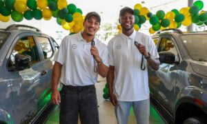 How Springboks Fassi and Hendrikse Scored a Brand-New Nissan Navara—and Why Fans Are Still Talking